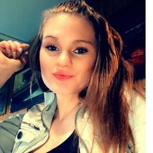 Meet your Posher, Adrianah